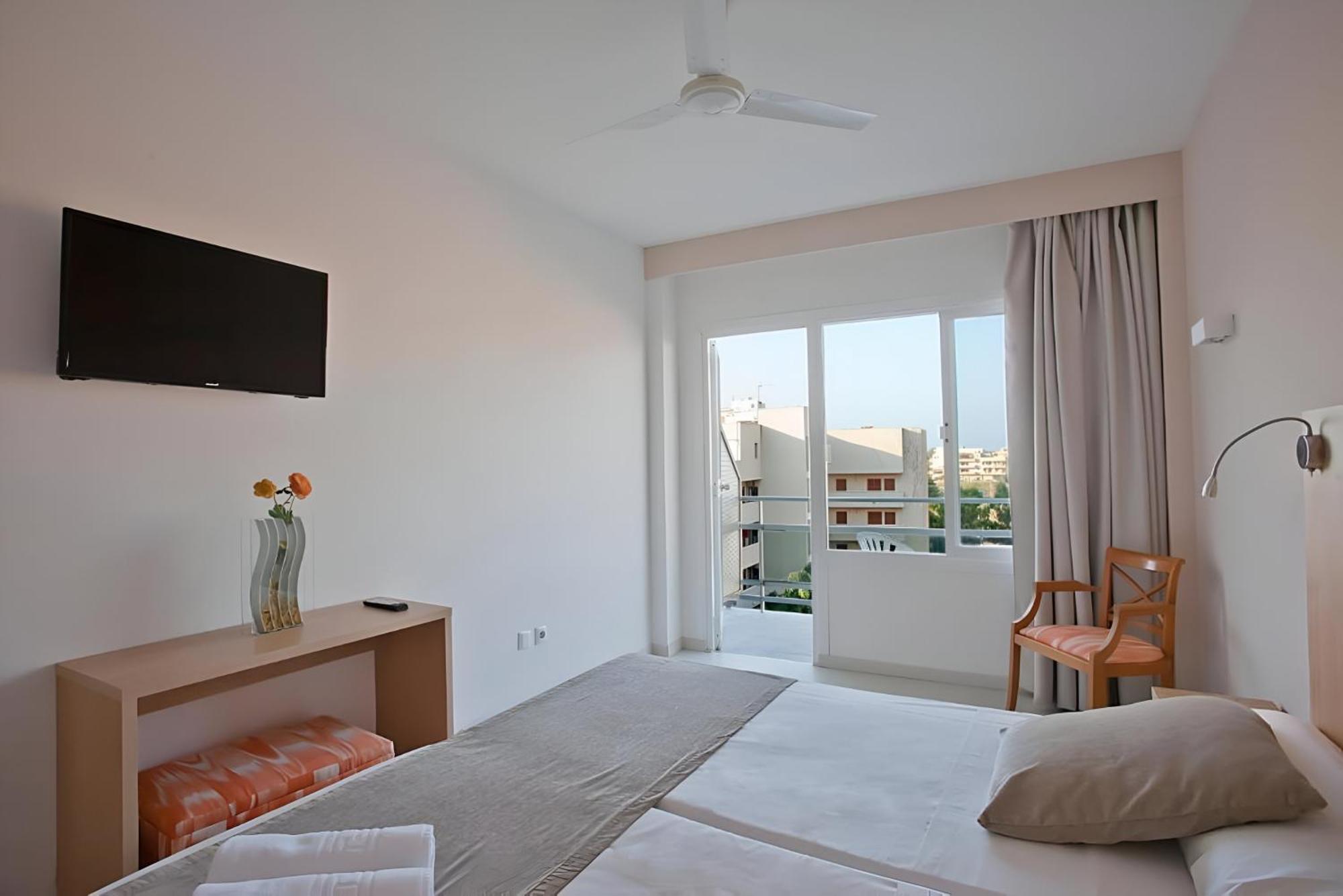 Bj Playamar Hotel & Apartamentos S'Illot  Exteriör bild